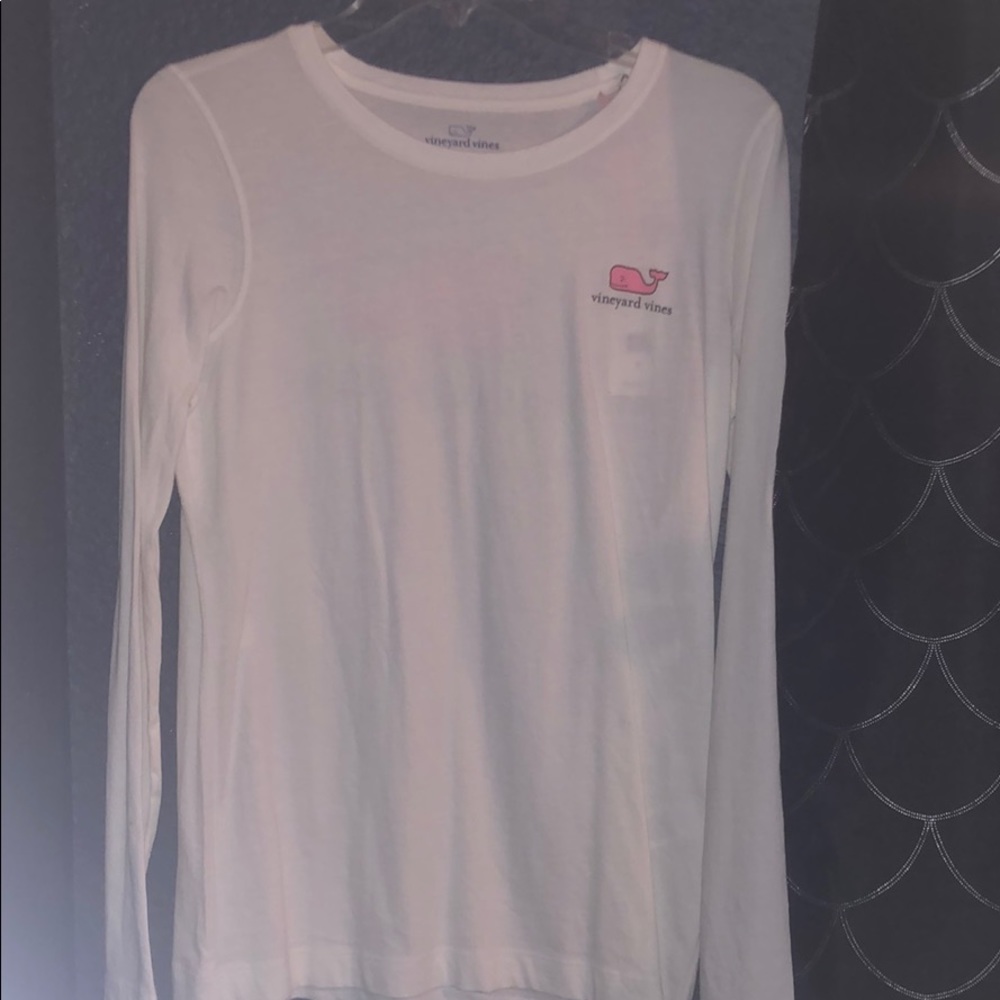 *NEVER WORN* Vineyard Vines long sleeve tee